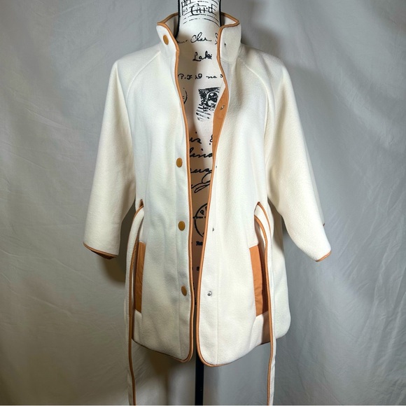 Draper James Belted Fleece Jacket Cape Coat women’s XS Ivory White & Camel - Picture 7 of 9